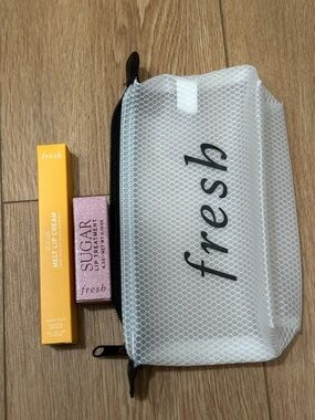 fresh Pink Rose Lip Treatment with White Mesh Pouch